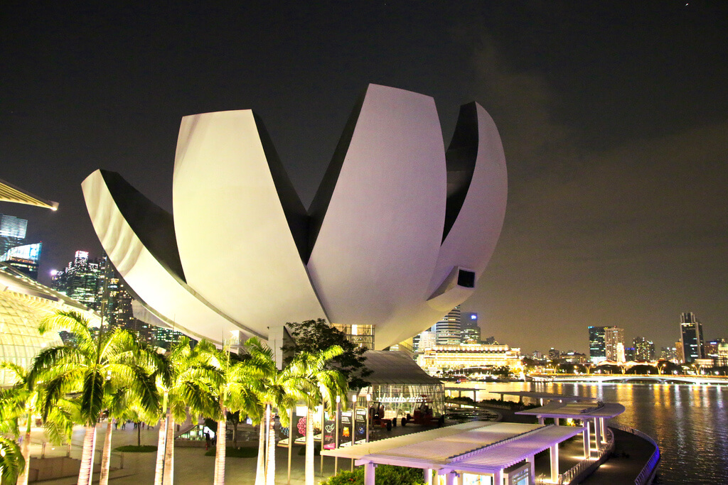 Marina-Bay-Sands-Casino-Hotel-in-Singapore